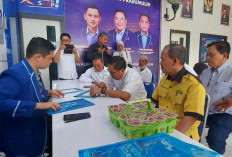 Ketua DPD Golkar  Prabumulih Ambil Formulir Pendaftaran Calon Wako di 3 Partai