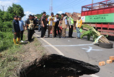 Upayakan Segera Perbaikan Jalan Amblas di Desa Panang Jaya