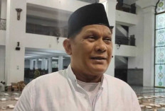 Masjid Agung Palembang Bagikan 600 Porsi Takjil Per Hari   