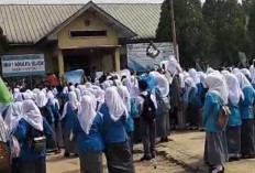 Ribuan Siswa SMKN 1 Indralaya Selatan Demo Tuntut Kepala Sekolah Dicopot, Ada Dugaan Korupsi hingga Pelecehan 