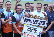 Tutup Turnamen Sepak Bola Antar Parpol