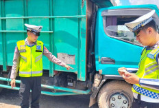 Tabrakan Motor dan Truk di Jalintas Palembang–Indralaya, Satu Pengendara Luka Berat
