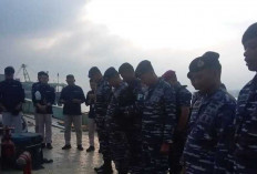 TNI AL-BI Susuri Sungai Musi Layani Penukaran Uang