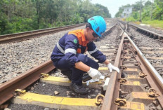 KAI Divre III Palembang Rutin Rawat Axle Counter untuk Keamanan Kereta