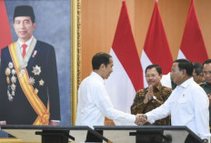 Prabowo Resmi Terima Kenaikan Pangkat dari Presiden Jokowi 