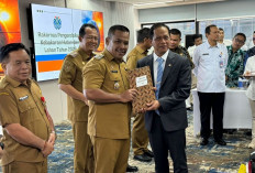 KLH Serahkan Bantuan Rp1,5 Miliar untuk OKI Hadapi Karhutla 2026