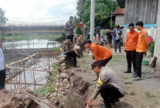 Dua Rumah Warga di Desa Pinang Mas Terancam Ambruk, Akibat Longsor 