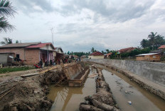 Belasan Rumah Warga di Prabumulih Retak : Diduga Dampak Longsor di Pinggiran Sungai Kelekar !