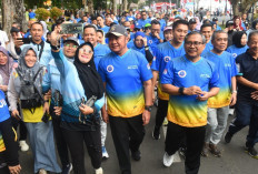 Dorong Kepedulian Sosial, Gubernur Sumsel Apresiasi Jalan Sehat dan Bakti Sosial IKA UII