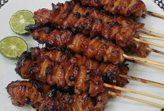 Nikmati Sensasi Gurih dan Renyah Sate Kulit: Kuliner Legendaris Indonesia