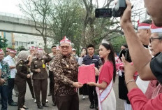 Bagikan 3.000 Bendera Merah Putih 