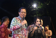 Rita Sugiarto Goyang Ribuan Warga Muara Enim