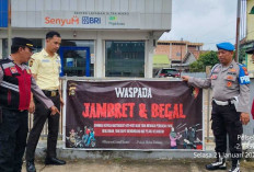 Patroli Jalan Kaki Polsek Babat Toman Sasar Pasar hingga Perbankan, Warga Merasa Lebih Aman