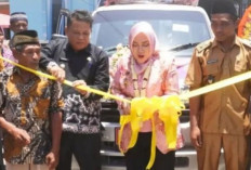 Pemkab Musi Rawas Salurkan Bantuan Mobil Ambulans dan Seragam Sekolah 