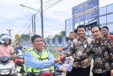 Tumbuhkan Rasa Jiwa Sosial, Lapas Kelas II Muara Enim Berbagi Takjil kepada Masyarakat 