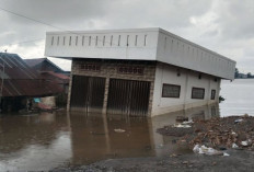 Air Pasang Merendam Rumah di Tepi Sungai Musi : Warga Khawatir Dampaknya !