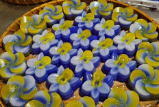 Kue Lapis dari Bunga Telang, Kreasi Unik untuk Makanan Sehat