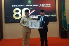   Teddy Dapat Penghargaan Dari PN Baturaja