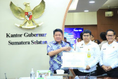 Gubernur Herman Deru Terima Sertifikat HPL Mozaik, Dorong Digitalisasi Pertanahan di Sumatera Selatan