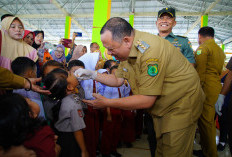 Hari Pertama Kerja, Henky Luncurkan PIN Polio Serentak