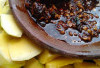 Rujak Mangga Muda, Sensasi Asam Manis yang Selalu Bikin Ketagihan