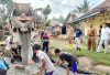 Instruksi Bupati HM Toha Tohet, Jalan Antar Dusun di Supat Timur Dicor Gotong Royong