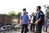 Wakil Bupati Ogan Ilir Tinjau Lokasi Kebakaran Rumah Wartawan di Pulau Semambu