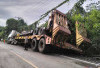 Trailer Alat Berat Terperosok, Arus Lalin Macet