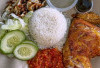 Ayam Gepuk, Sajian Pedas Gurih yang Kian Populer di Kalangan Pecinta Kuliner Nusantara