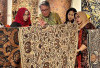 Perbedaan Proses Pembuatan Batik Tulis dan Batik Cap : Memahami Seni dan Warisan Budaya !