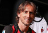 Modric Resmi Berseragam Rossoneri