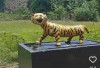 Patung Harimau Stunting di Pinggir Jalan Viral, Warganet Ramai Beri Komentar Kocak