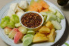 Rujak Buah, Camilan Segar yang Tak Pernah Lekang oleh Waktu