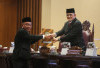 DPRD Sumsel Bahas Tiga Raperda Strategis, Sekda Edward Candra Serap Pandangan Fraksi