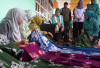 Feby Deru Kagumi Batik Ramah Lingkungan