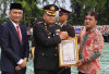 Bantu Ungkap Kasus Pembunuhan, Kepala Desa Bumi Kawa Terima Penghargaan Polres OKU