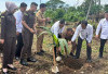 Dukung Peresmian Program Ketahanan Pangan, Rutan Baturaja Laksanakan Penanaman Pohon Kelapa