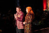 Herman Deru Tampil Memukau di Swarna Songket Nusantara 2025 dengan Songket Bunga Cina