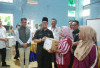 Puluhan Warga Miskin di OKU Terima Bantuan UEP